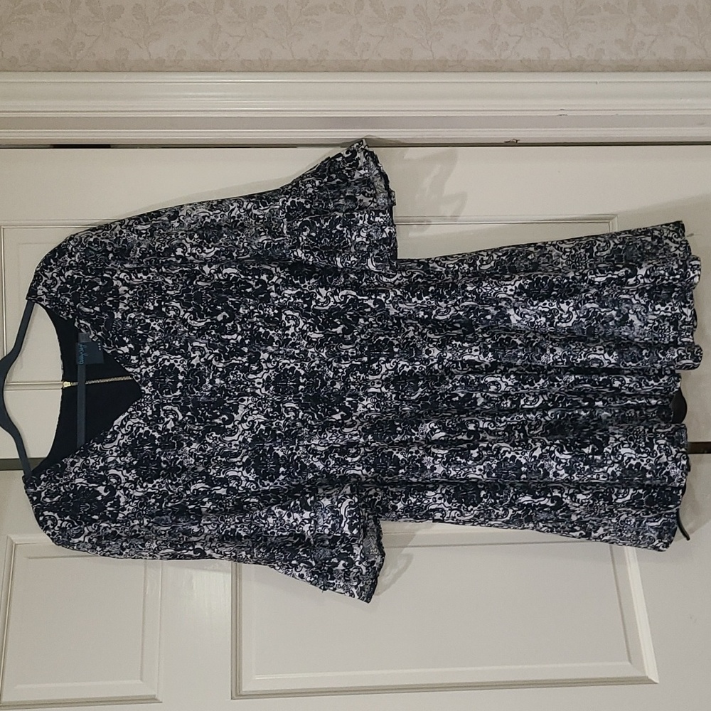 Gabby Skye black and white size 14 lace dress with ruffle sleeves. Worn 1 time.